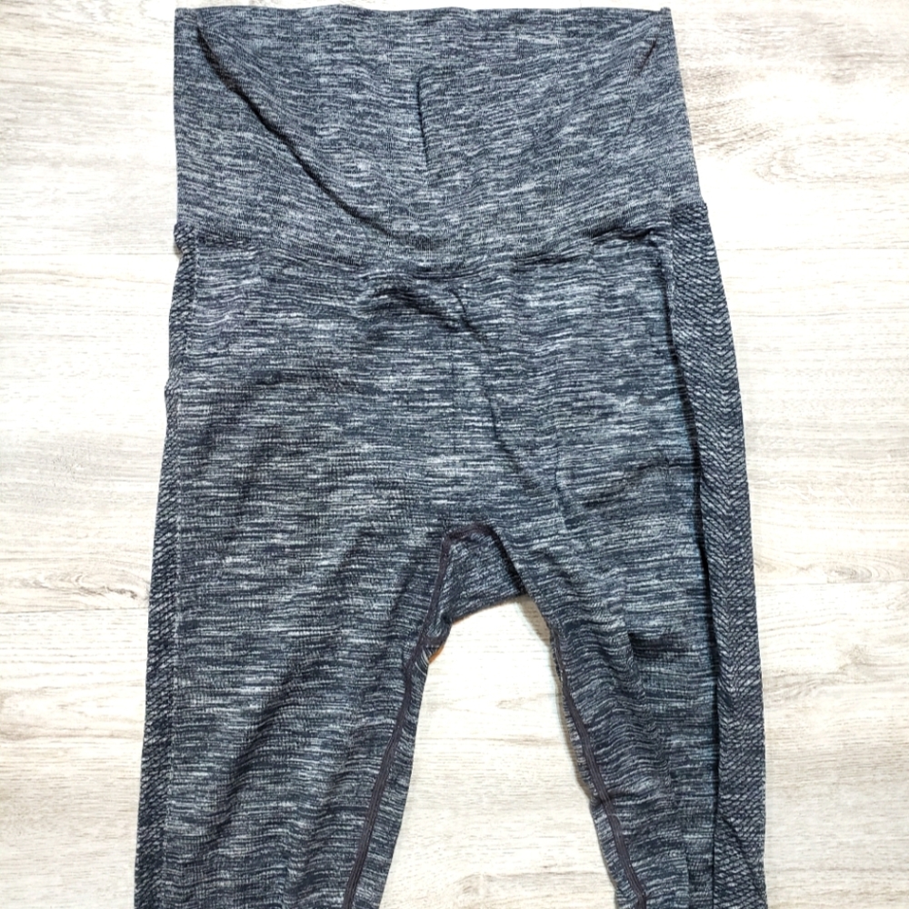 Nike Dri Fit High Rise Maternity Leggings..Size Small